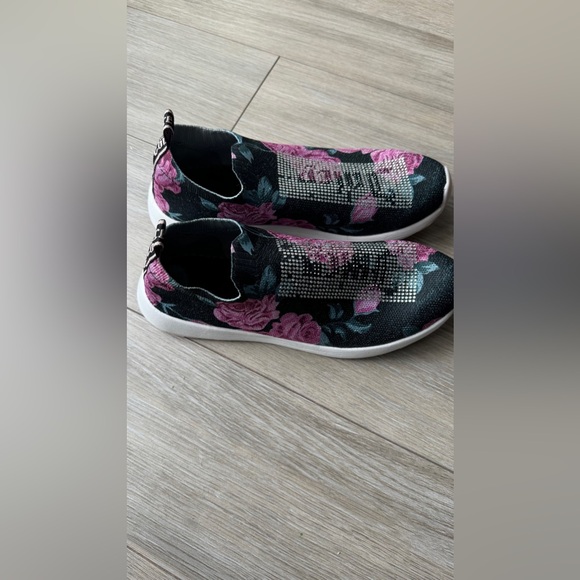 slip on - Picture 9 of 9